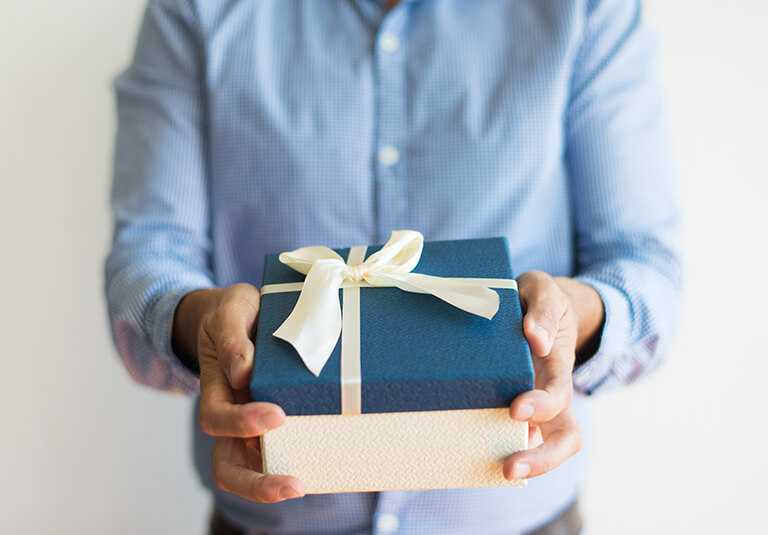 Что подарить сотрудникам — топ 150 лучших идей корпоративных подарков