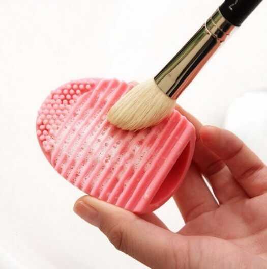 Как мыть кисти для макияжа: средства и актуальные советы