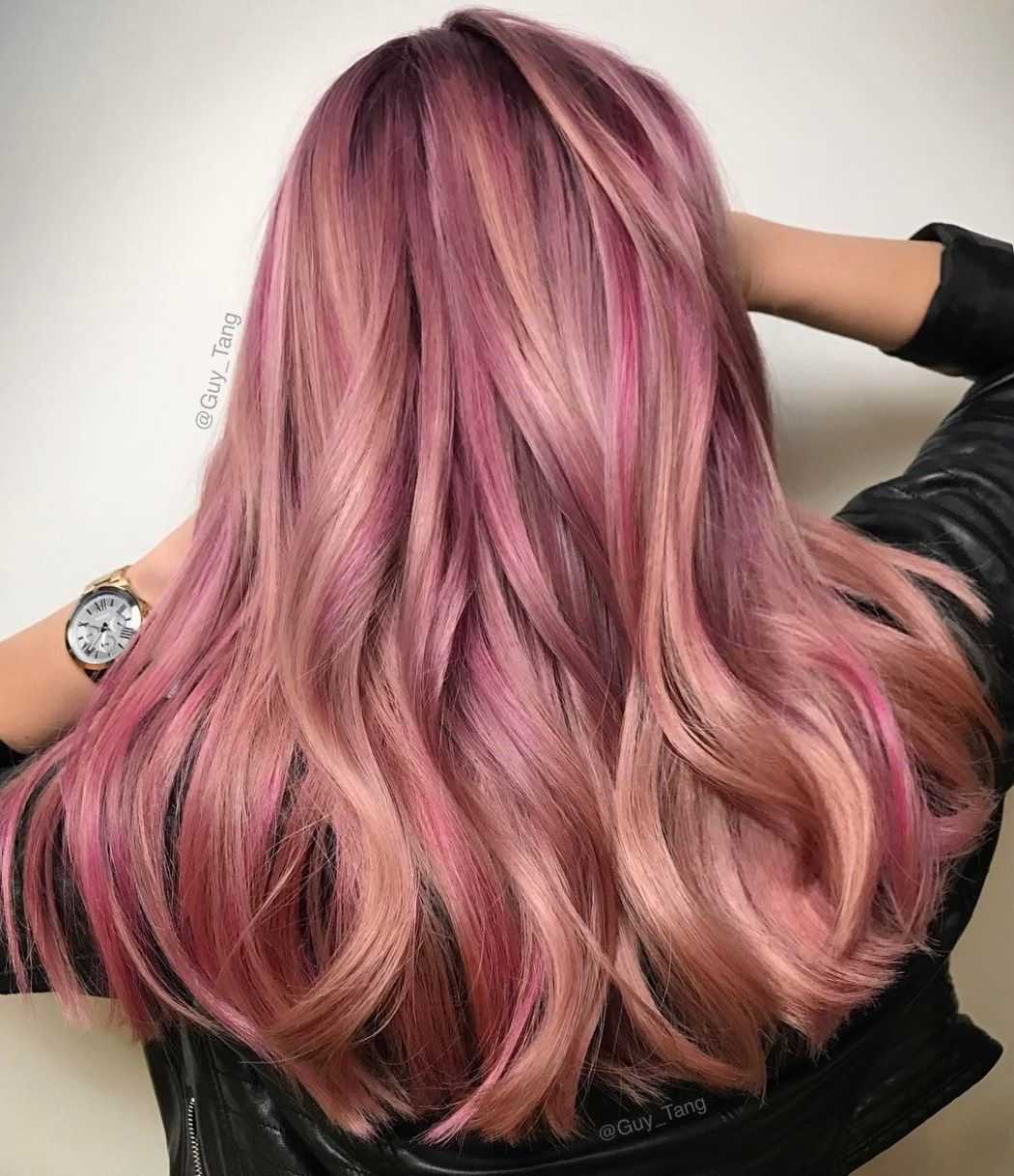 Русый розовый цвет волос. Окрашивание Роуз Голд. Роуз Голд омбре. Роуз Голд цвет волос. Роуз Голд цвет волос краска.