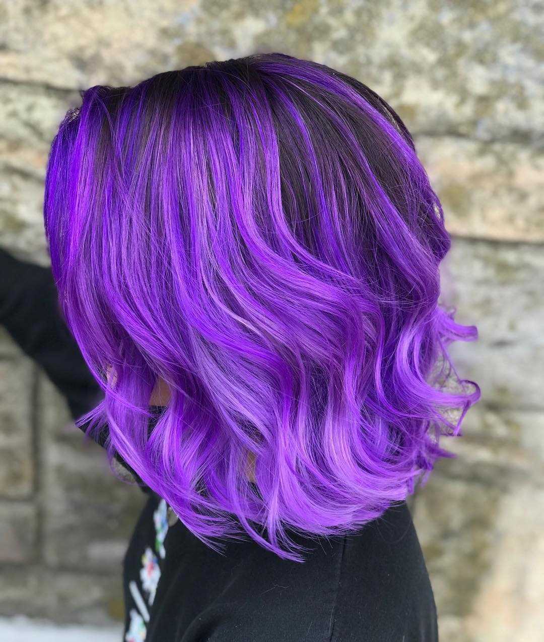 Фиолетовый цвет волос - фото самых популярных оттенков сезона