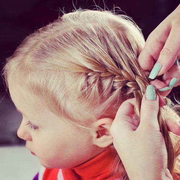 Как заплетать тонкие непослушные волосы у ребенка