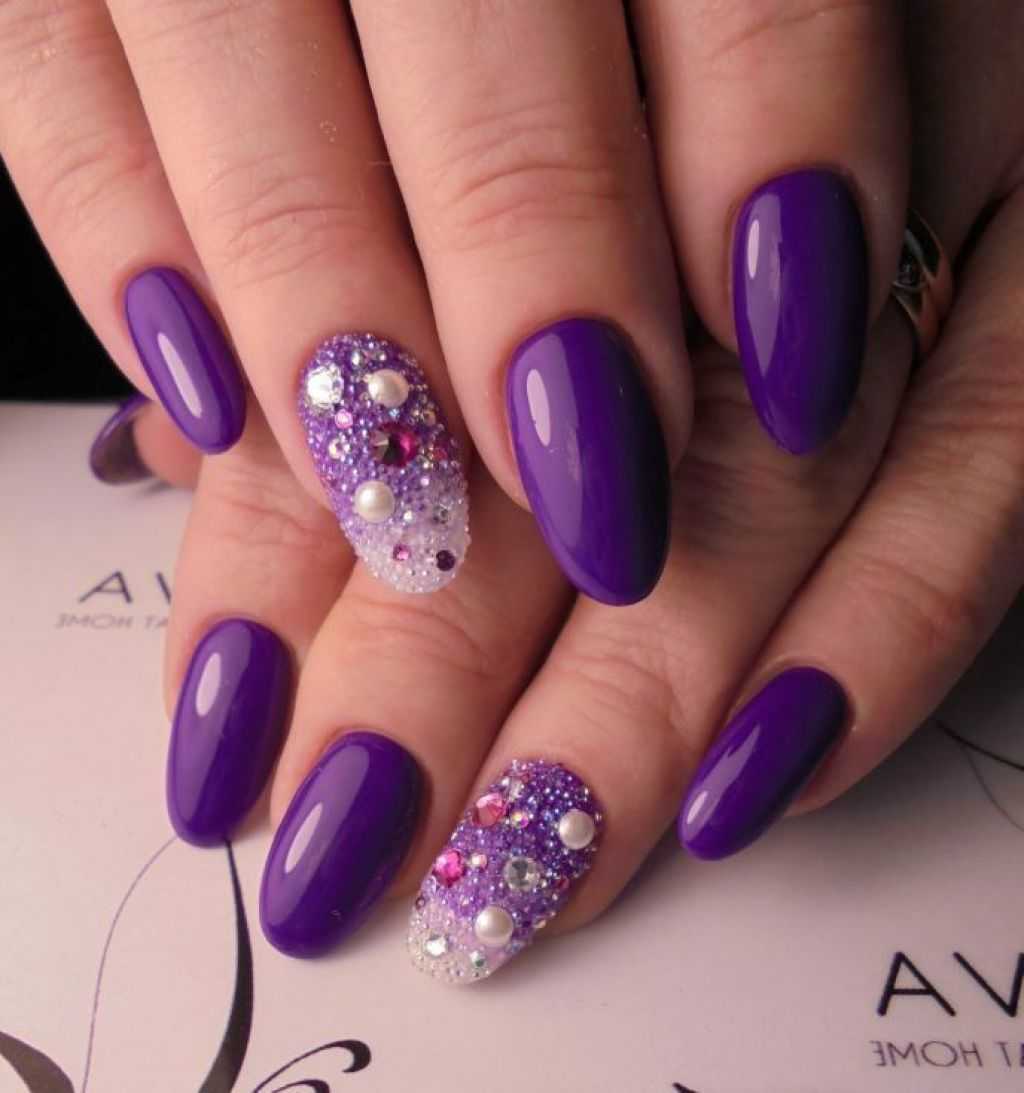 Роскошный цвет нейл-арта — фиолетовый маникюр