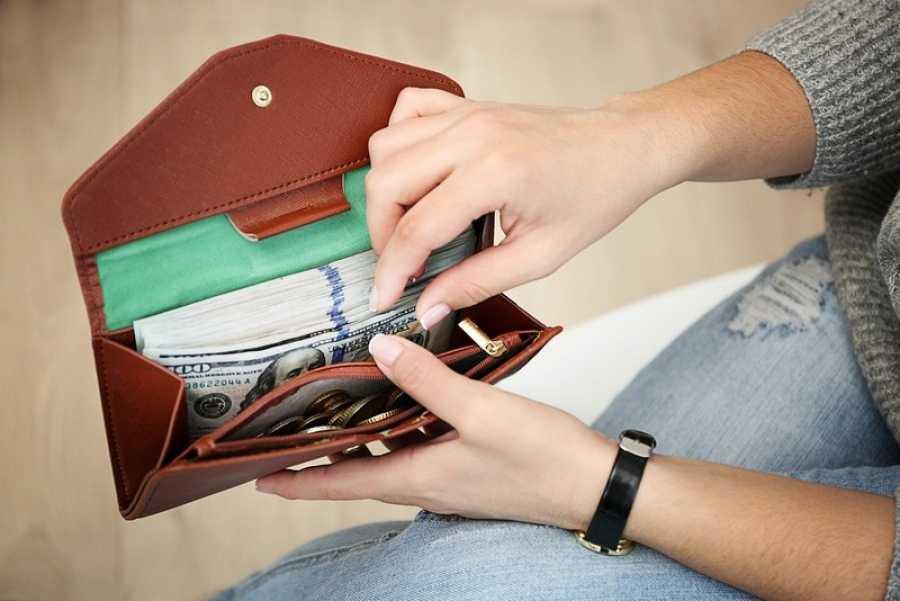 Когда покупать кошелёк чтобы деньги водились? приметы и ритуалы для привлечения денег. когда покупать кошелёк, каким он должен быть?